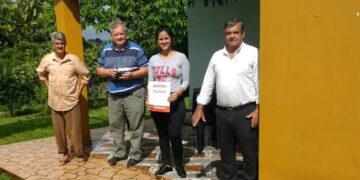 Premiaron a colono de Dos Arroyos por tener la cuota al día de su vivienda rural del Iprodha