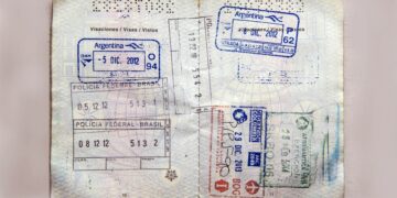 Adiós al sellado en los pasaportes para entrar o salir de la Argentina