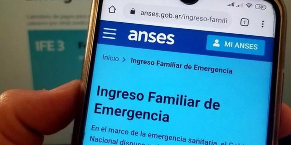 El Gobierno prepara un nuevo IFE para trabajadores en negro y monotributistas
