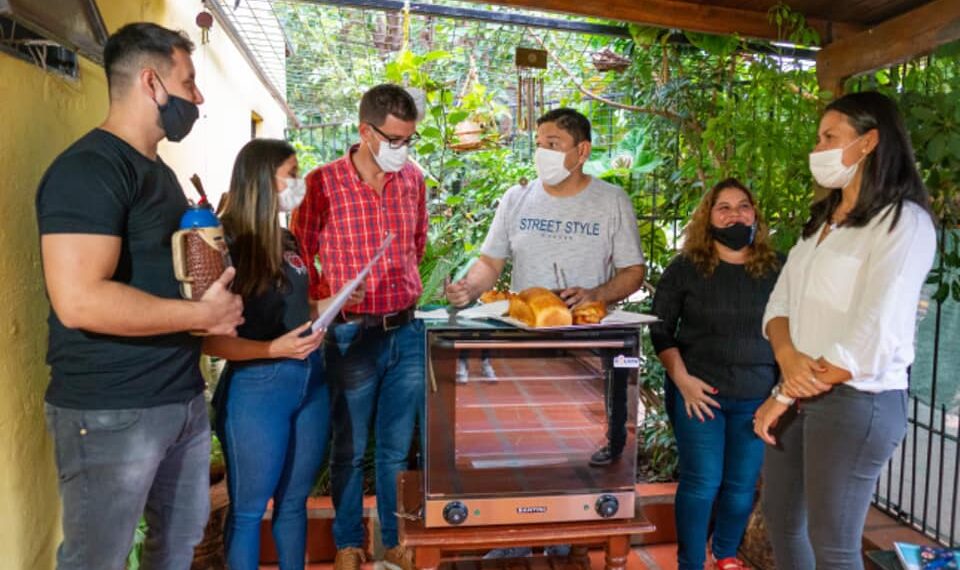 Asisten financieramente a un emprendimiento familiar en Posadas