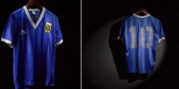 Subastarán la camiseta que usó Diego Maradona contra Inglaterra en el Mundial de 1986 y esperan conseguir una cifra millonaria
