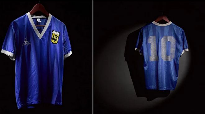 Subastarán la camiseta que usó Diego Maradona contra Inglaterra en el Mundial de 1986 y esperan conseguir una cifra millonaria