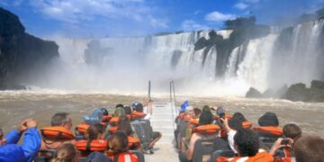 Más de 2,5 millones de personas viajarán por el país durante el fin de semana largo