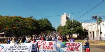El Frente de Docentes en Lucha convocó a un nuevo paro por 48 horas: es en rechazo a la propuesta del Gobierno de un aumento de 400 pesos a pagar en dos veces