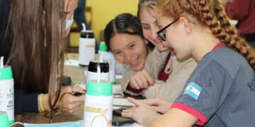Casi 90 alumnos de la EFA de Los Helechos estudian con el Mate en la Escuela
