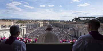 En su mensaje de Pascua, el Papa pidió por paz en Ucrania y en todo el mundo