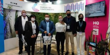 Herrera Ahuad visitó el stand de la provincia en la Feria Internacional del Libro