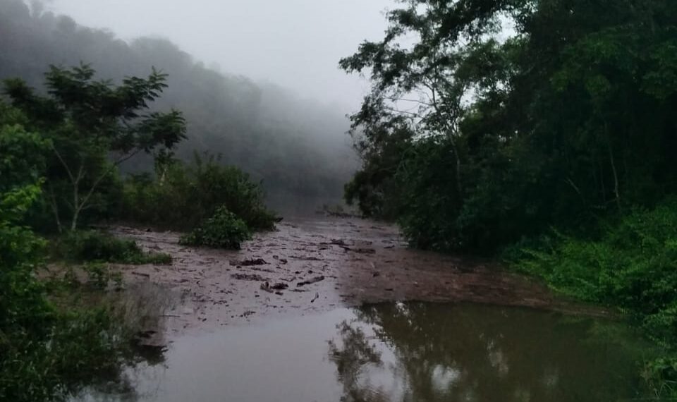 Por crecida del río Uruguay permanece cerrado el acceso al Moconá y evalúan evacuar a familias de El Soberbio