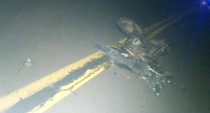 Un motociclista falleció tras chocar contra un automóvil; el conductor quedó detenido