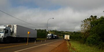 Camioneros hacen paro de actividades en San José, pero permiten el libre tránsito de vehículos particulares