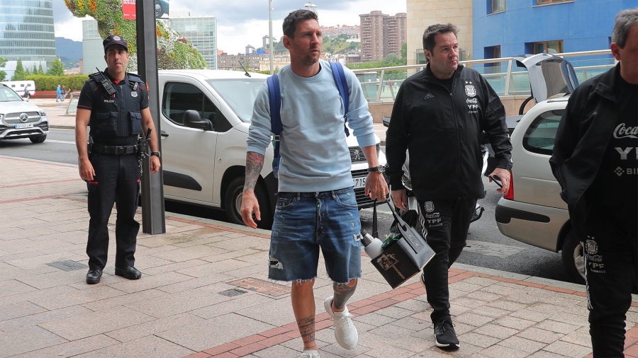 Fútbol internacional: Lionel Messi y la mayoría de los seleccionados ya están en Bilbao para la finalísima conta Italia