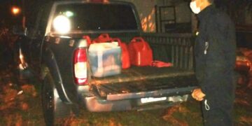 Puerto Libertad: la Policía incautó 140 litros de combustible transportados irregularmente en una camioneta