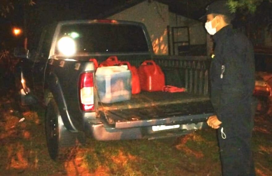 Puerto Libertad: la Policía incautó 140 litros de combustible transportados irregularmente en una camioneta