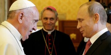 Rusia le abre la puerta a una reunión entre el papa Francisco y Putin: “El diálogo es importante”