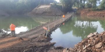 Habilitan el paso de vehículos sobre puente alternativo del arroyo Pindaytí