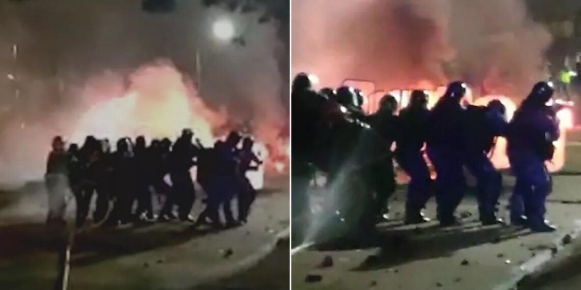 Varios heridos dejó el intento de desalojo por parte de la Policía a municipales que reclaman mejoras en las condiciones laborales