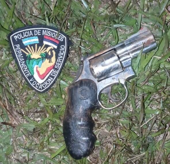 Un Policía evitó el robo de un auto y detuvo al implicado, quien disparó e hirió al propietario