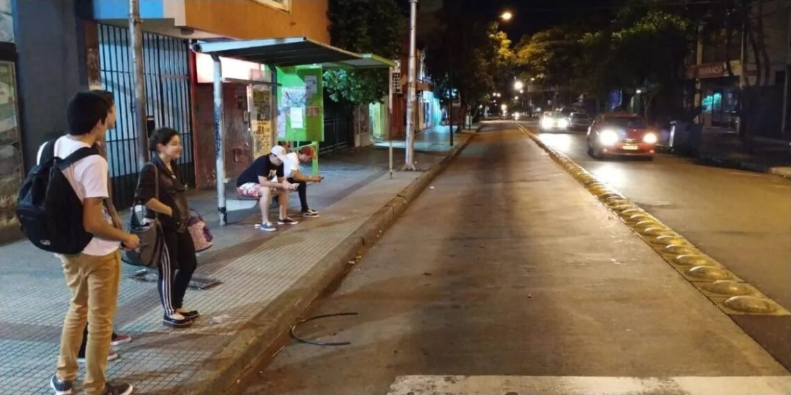 Esta noche suspenden las frecuencias nocturnas de colectivos urbanos en Misiones y en otras provincias del interior del país