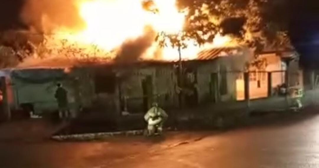 Detuvieron a una mujer por provocar el incendio de una vivienda