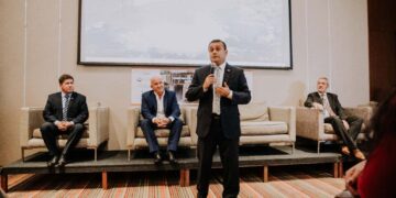 Herrera Ahuad acompañó el acto inaugural del IV Simposio de Cirugía Estética Iguazú 2022