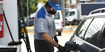 YPF importará 500 mil metros cúbicos de gasoil para abastecer la demanda
