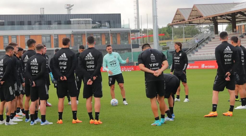 Argentina se entrena en Bilbao con miras al partido del domingo frente a Estonia