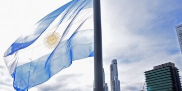 El Día de la Bandera se celebrará con actos oficiales y festejos populares en todo el país