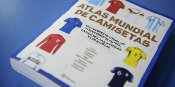 Un repaso por las vestimentas que distinguieron a seleccionados en los Mundiales