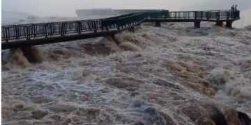 Cataratas: por el aumento del caudal del río Iguazú, cerraron el paseo a Garganta del Diablo