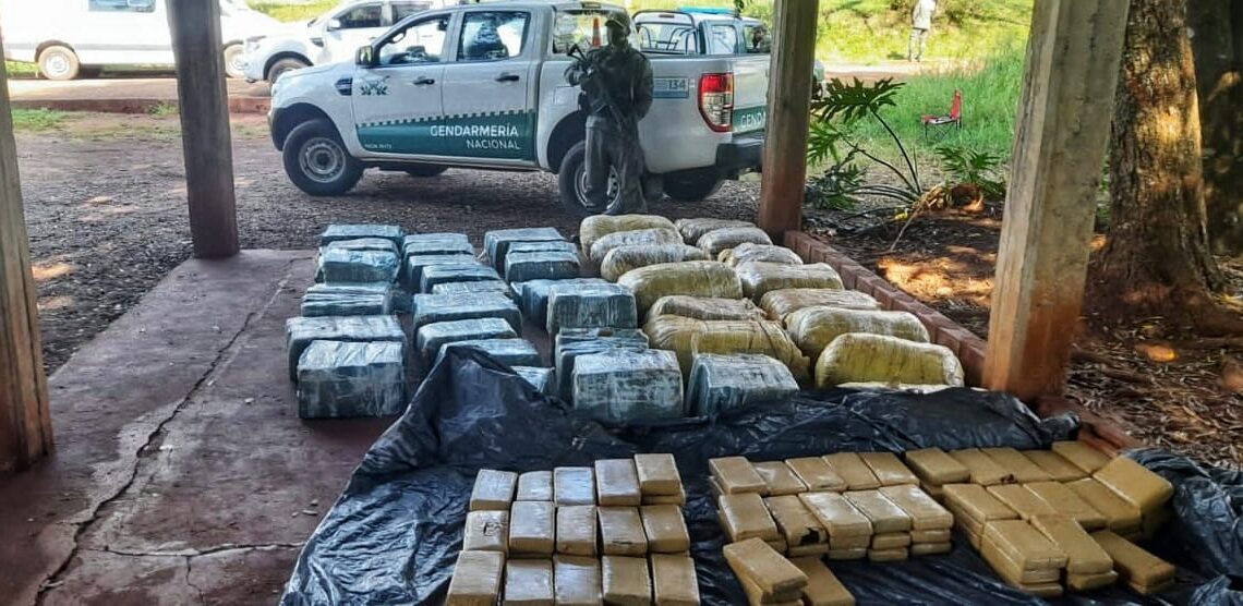 Incautan más de 800 kilos de marihuana en una vivienda de Jardín América