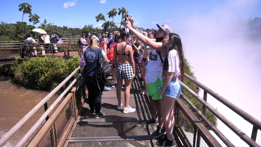 Cerca de 1,5 millones de turistas visitaron el país y gastaron US$ 1.400 millones