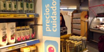 El Gobierno renovó el programa Precios Cuidados y la canasta de frutas y verduras