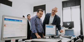 El Gobernador recorrió el remodelado edificio del Centro de Documentación Rápida en Apóstoles