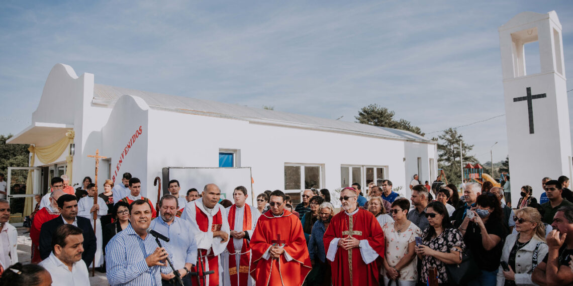Herrera Ahuad acompañó a la comunidad de Santa Ana en la reapertura de la Capilla de San Pantaleón