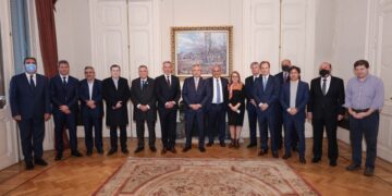 El Presidente analizó con gobernadores la coyuntura nacional y la situación provincial