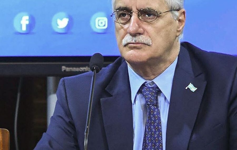 Por la muerte de Chirino y las graves lesiones del cabo Verón, el ministro de Defensa prohibió festejos y ritos de iniciación en las Fuerzas Armadas