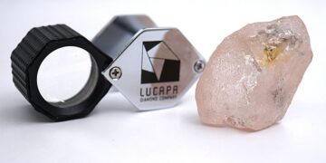 Encontraron un diamante rosa en Angola que podría ser el mayor visto en 300 años