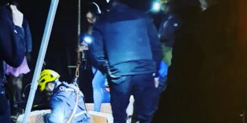 Rescataron a un hombre que cayó dentro de un pozo de agua en Wanda