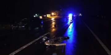 Dos fallecidos tras un choque entre una motocicleta y un automóvil en San Vicente