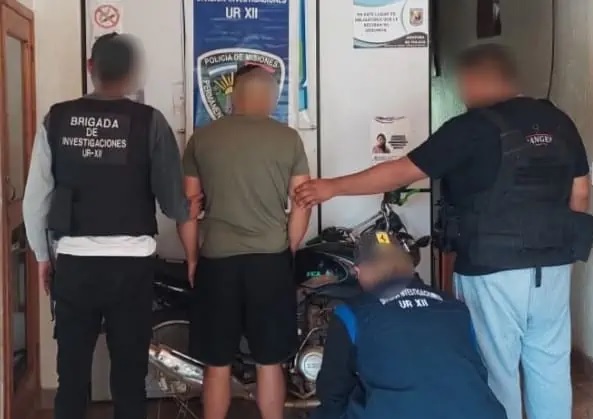Ofrecía una moto robada en las redes y terminó detenido