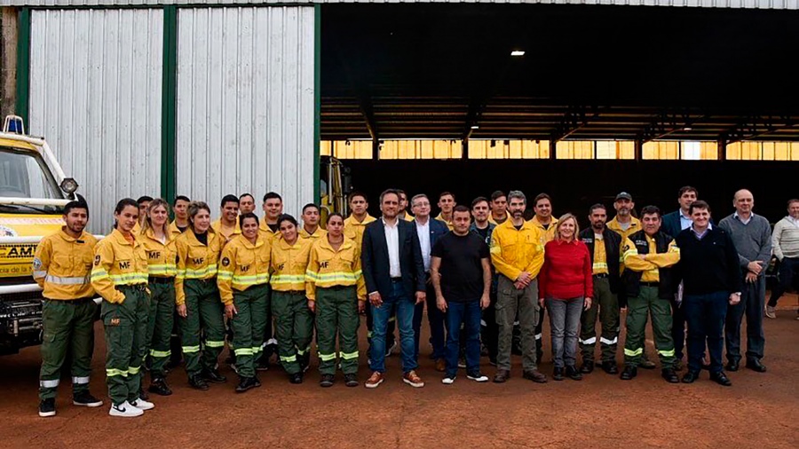 Cabandié entregó equipamiento contra incendios forestales a Misiones por casi $40 millones