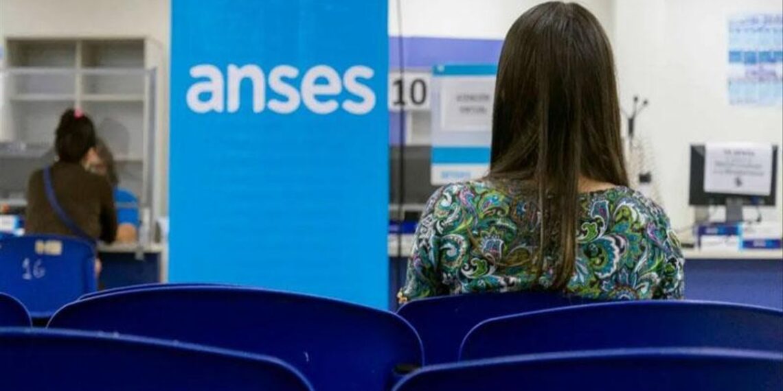 ANSES paga hasta $18.000 extra: quiénes lo recibirán