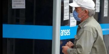 Gobierno pagará un bono de “refuerzo” a jubilados