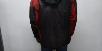 Incumplió una orden de restricción hacia su expareja, golpeó a su hijo y fue detenido