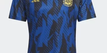 Se conoció la nueva camiseta pre-match de la Selección Argentina para el Mundial de Qatar 2022