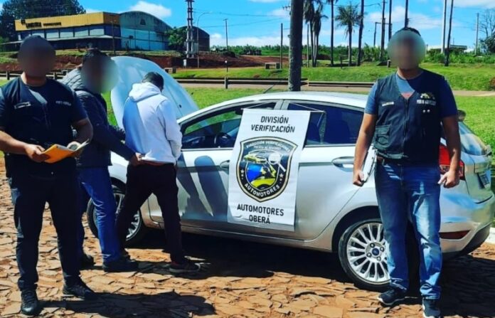 Detuvieron a dos estafadores involucrados en ventas de vehículos robados