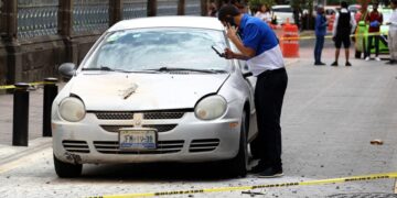 Al menos un muerto por un sismo de 7,4 de magnitud que sacudió el centro de México