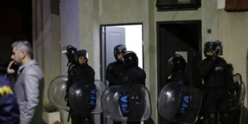 Ataque a Cristina Kirchner: allanaron la casa del detenido, peritan su teléfono celular y será indagado hoy