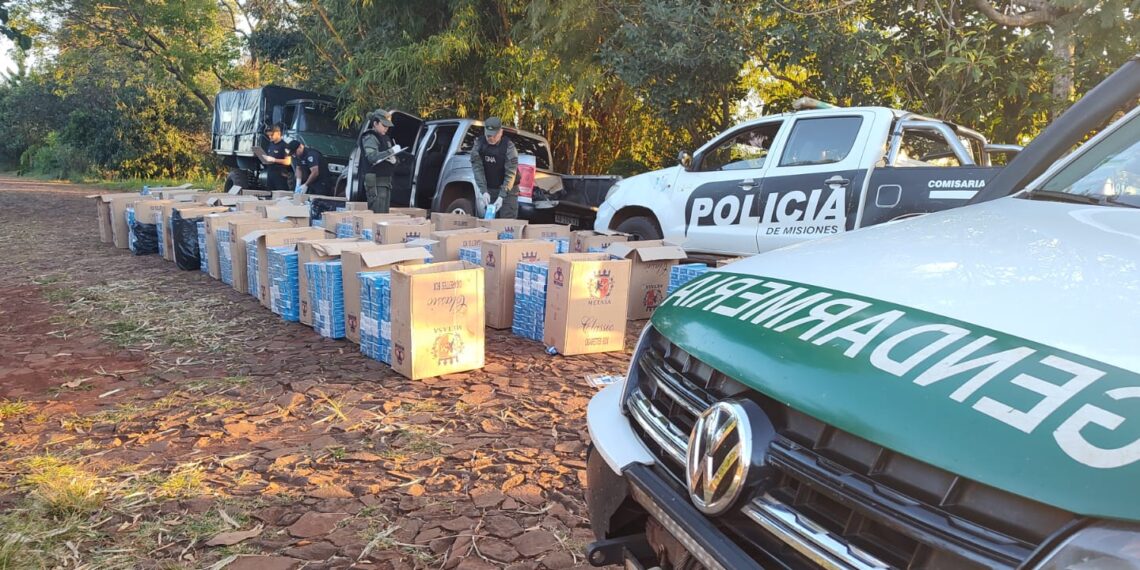 La Policía y Gendarmería Nacional frustraron el contrabando de 18 mil atados de cigarrillos