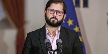 Plebiscito por la Constitución en Chile:  un aplastante triunfo del “rechazo” pone contra las cuerdas al gobierno  de Gabriel Boric